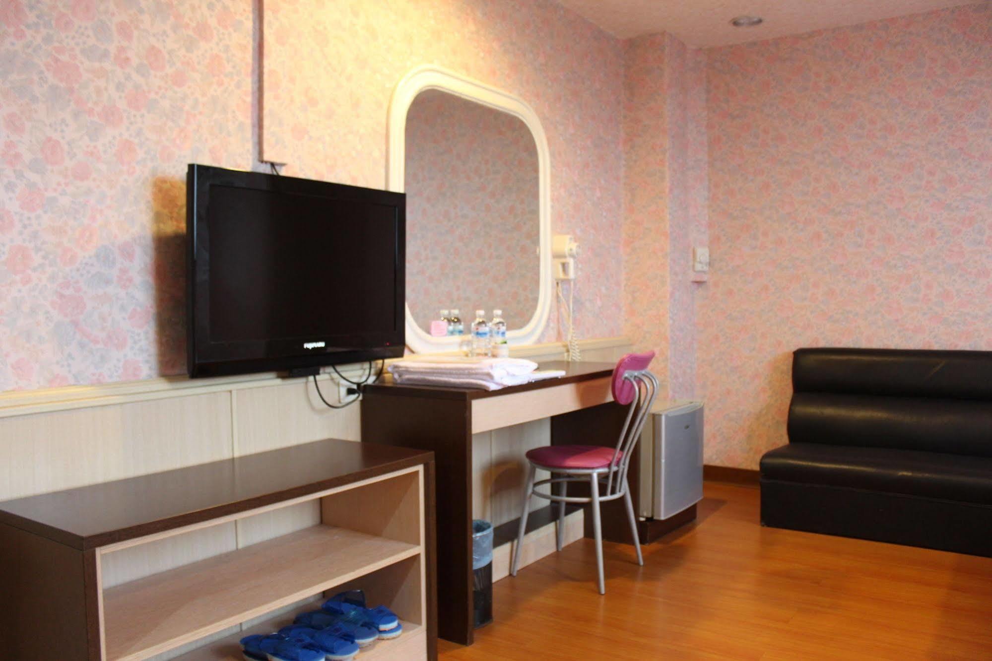 Sunwise Hotel Каосюн Екстериор снимка